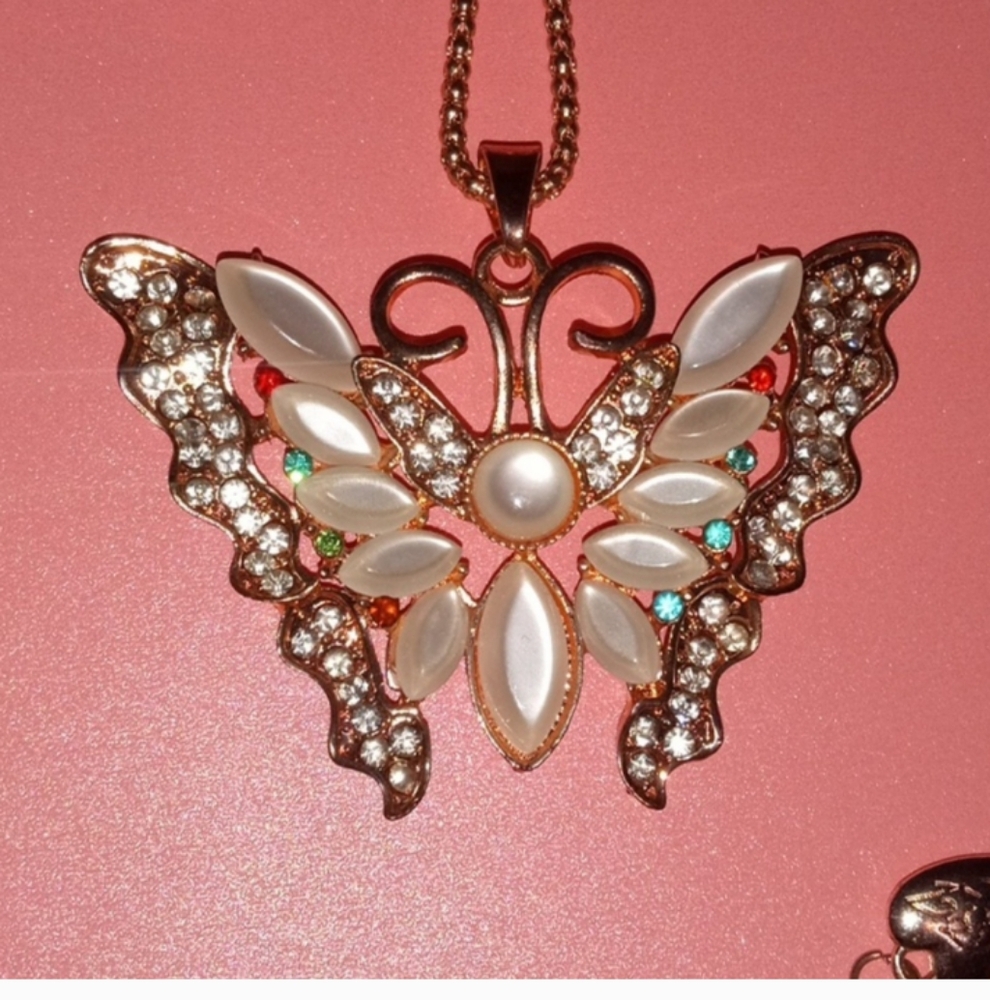 Rare Betsey Johnson Golden Rhinestone Butterfly Pendant Chain Necklace